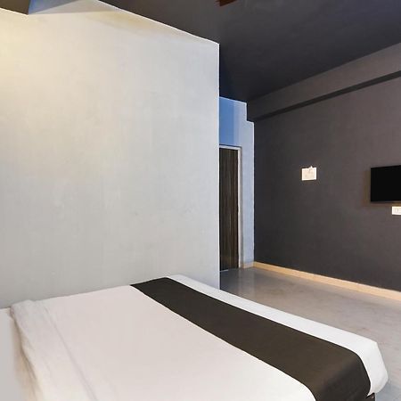 Hotel O The Orbit Inn Kolkata Bagian luar foto